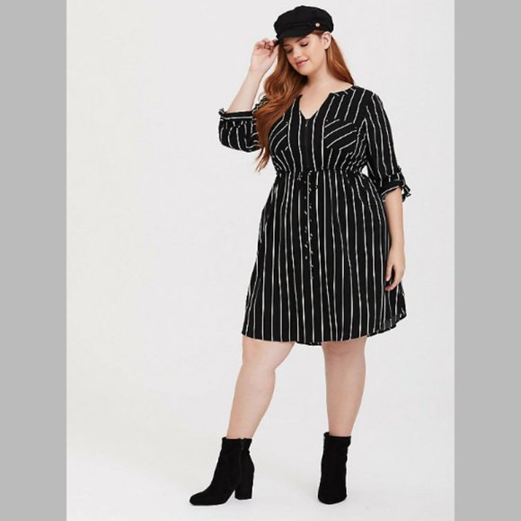 torrid Dresses & Skirts - Torrid Stripped Half Zip Tie Waist Dress Size 1